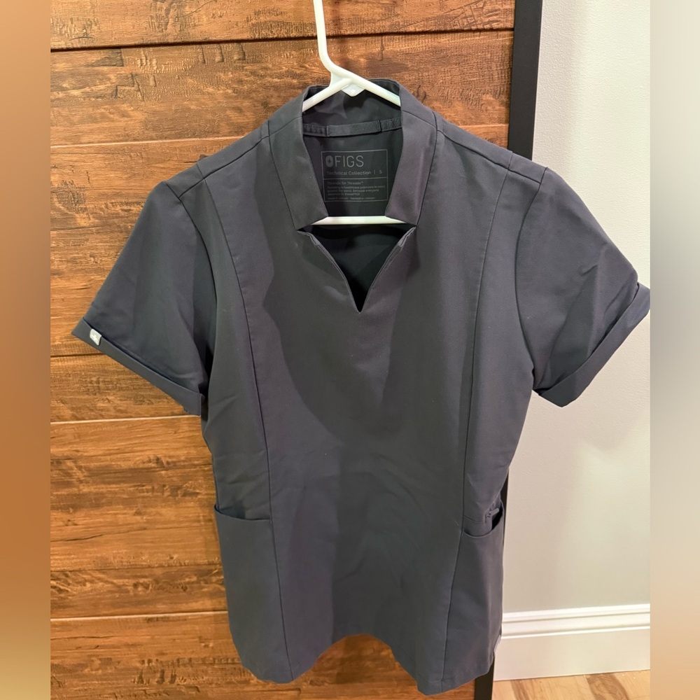 FIGS Scrub Top